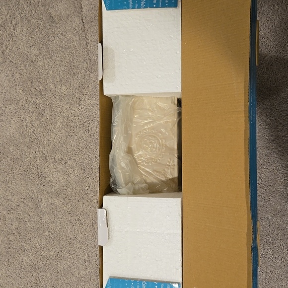 Mila 13x9 Baking and Serving Dish with Storage Lid Cashmere White - Picture 5 of 5